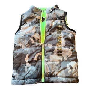 Hurley Kids Camouflage Vest with Bright Green Zipper Closure Boys Size 3T